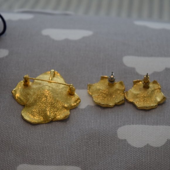 Vintage IVANKA Magnolia Brooch/Pendant & Earrings Swarovski & 18K Gold Plated - Picture 4 of 5